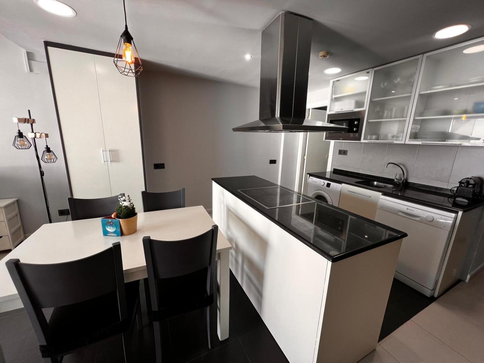 Apartaments Voramar Кембрилс Екстериор снимка