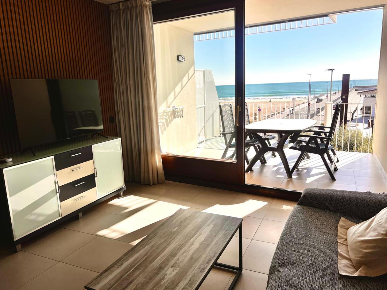 Apartaments Voramar Кембрилс Екстериор снимка