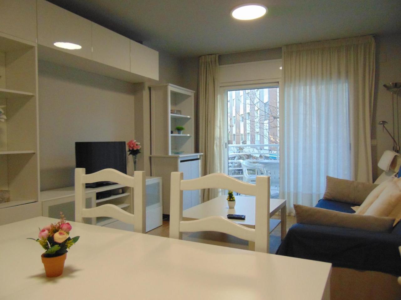 Apartaments Voramar Кембрилс Екстериор снимка