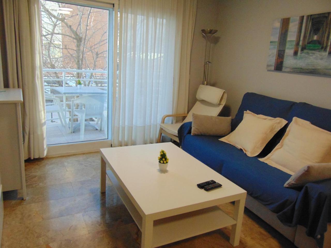 Apartaments Voramar Кембрилс Екстериор снимка