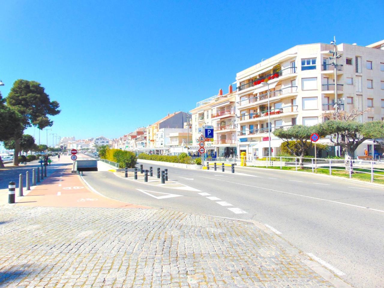 Apartaments Voramar Кембрилс Екстериор снимка